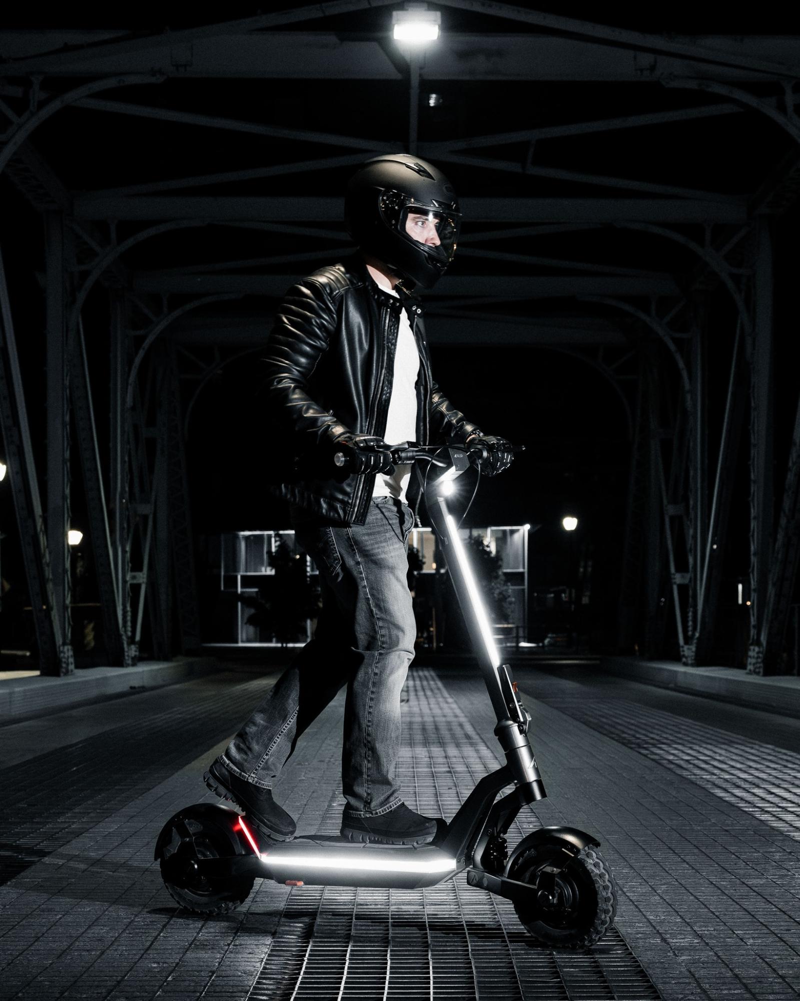 Night Riding 2024: Safe Electric Scooter Tips