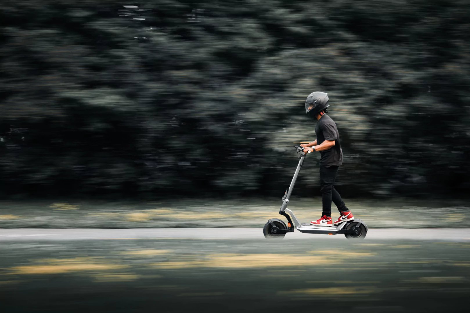 Fast 30 MPH Electric Scooters | Apollo USA