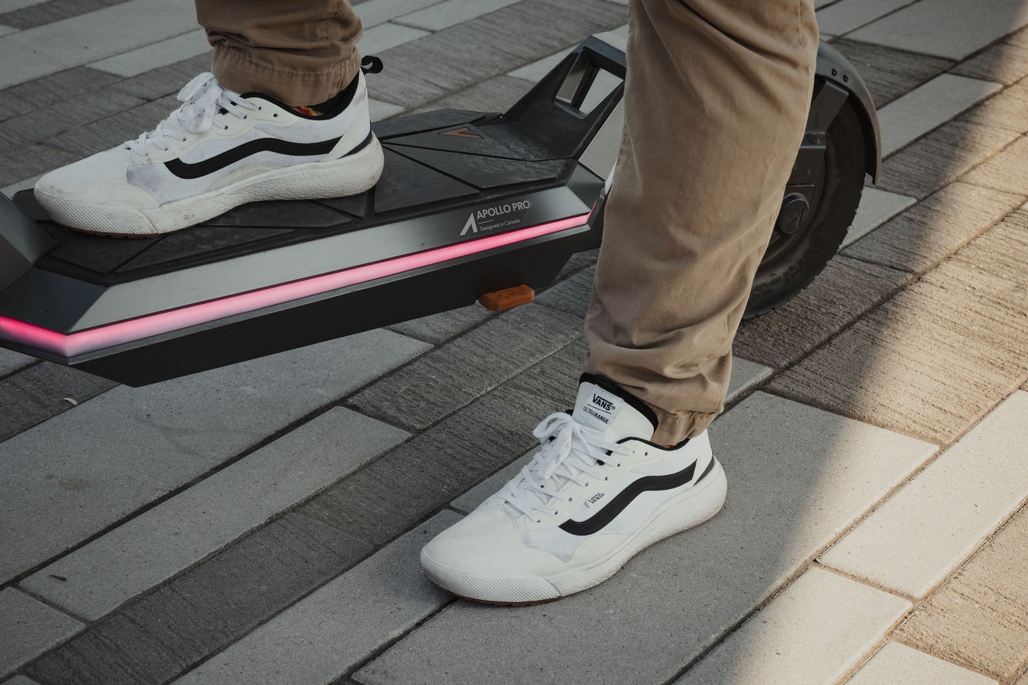 Electric Scooter vs. Kick Scooter: Finding the Perfect Micro-Mobility Solution